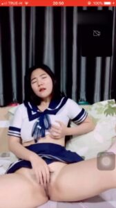 สาวคอสเพลย์นมยักษ์เงี่ยนจัด นิ้วล้วงหีรูดควยในจินตนาการ คอลเสียวแฟนแบบยั่วๆ จนแตกคาหี