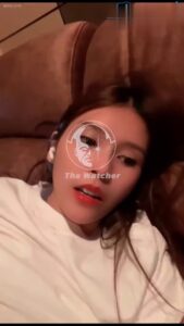 คลิปหลุด สาวอินเตอร์ตัวเล็กเงี่ยนจัด โทรคอลเสียวแล้วโดนซอยหีแตกในคาโป๊