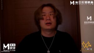 สาวจีนผิวเนียนถูกเพื่อนชายซอยหีหมู่แตกใน หนังโป๊จีนดิบๆ