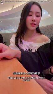 สาวจีนขาวใสโดนแฟนลากเย็ดสดในห้าง ชักควยแล้วอมโม๊กสด ซอยหีฉ่ำน้ำเสียงดัง